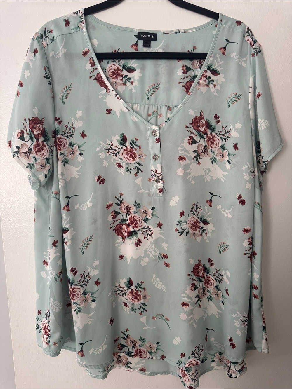 torrid Mint Green Floral Henley Blouse